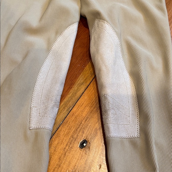 DEVON-AIRE 10 Beige Ribbed Riding Breeches Knee Patch - Picture 4 of 6